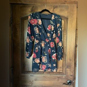 Lulus size small floral dress. Navy blue midi dress.